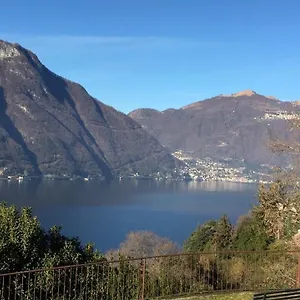  Ferienhaus Lovely Stonehouse With Panorama Lake View